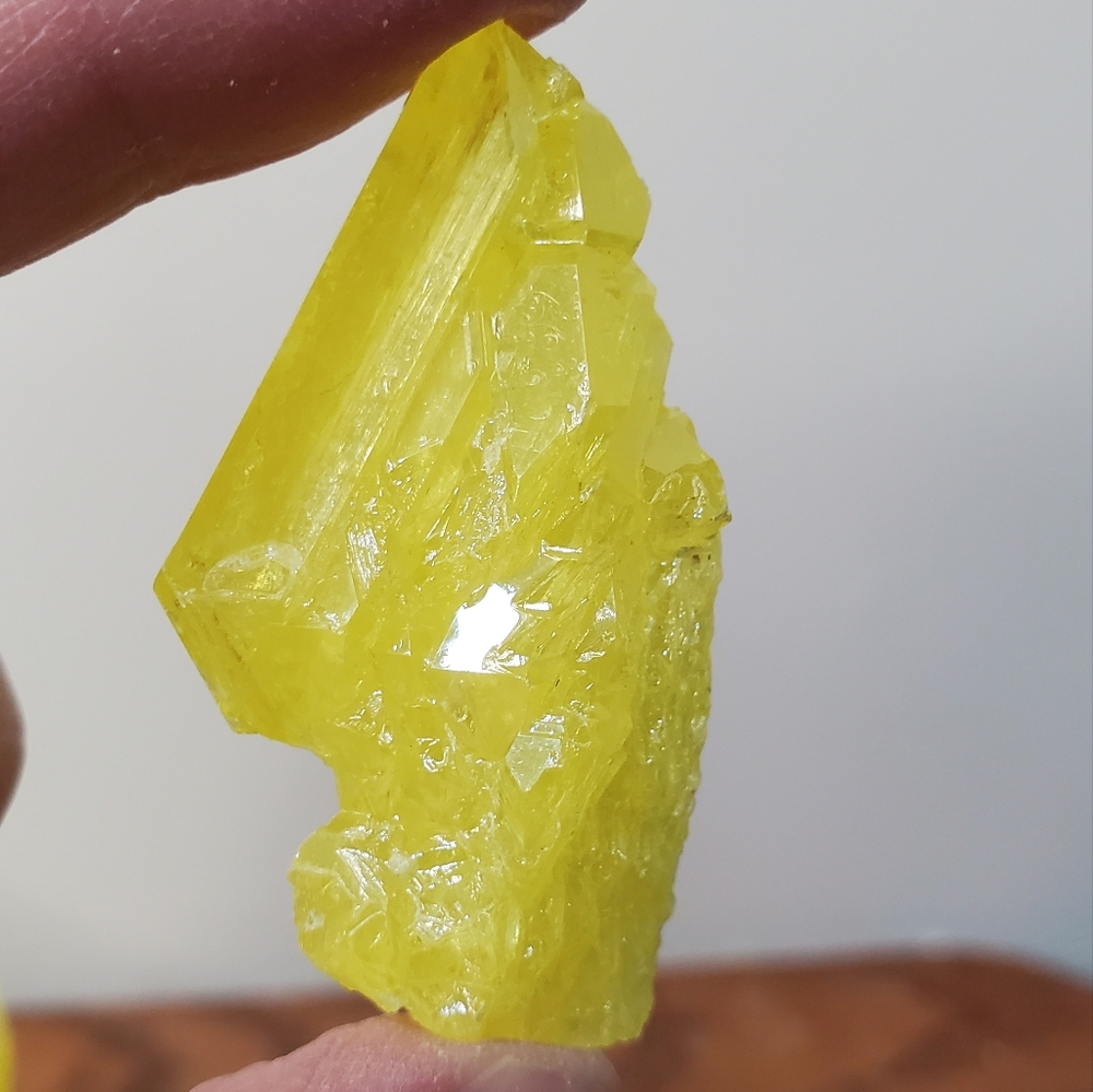 Pure Sulfur Crystal, Single Point - Picture 9 of 12